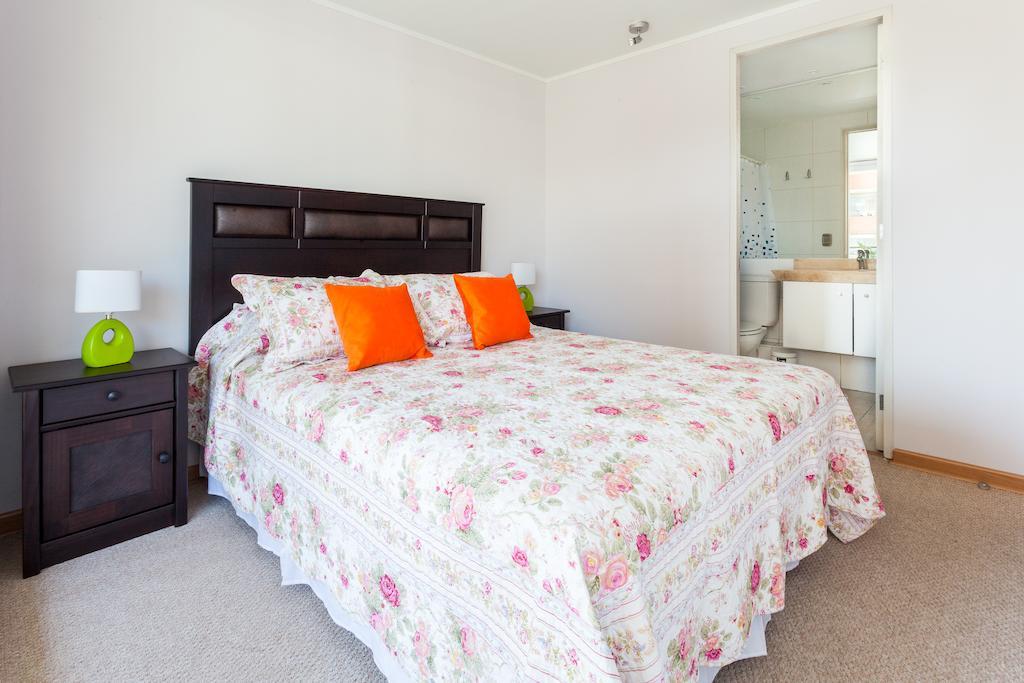Livinnest Apartments Santiago Bilik gambar