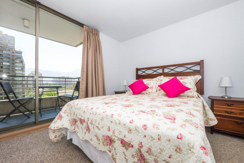 Livinnest Apartments Santiago Bilik gambar