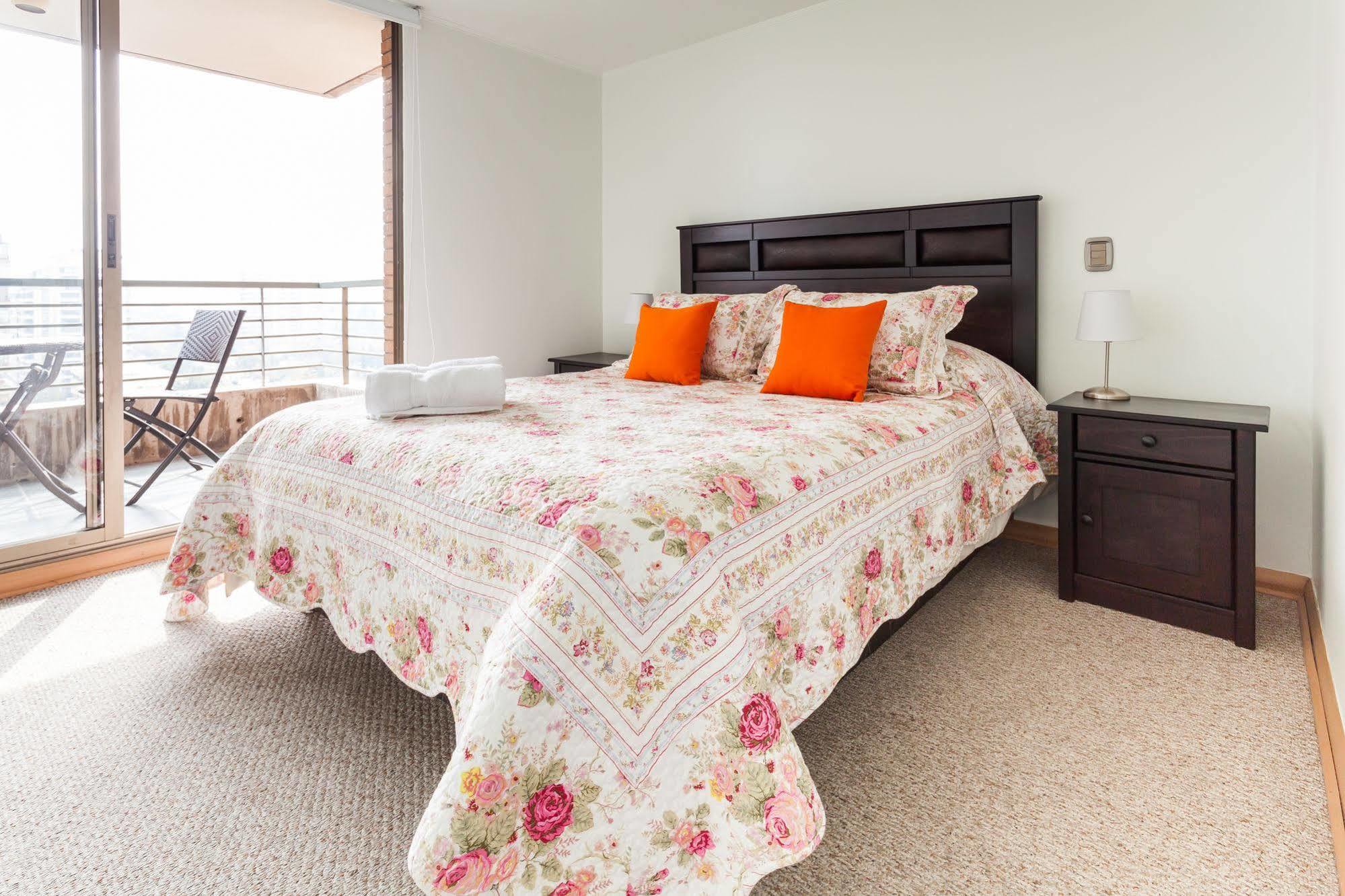 Livinnest Apartments Santiago Luaran gambar